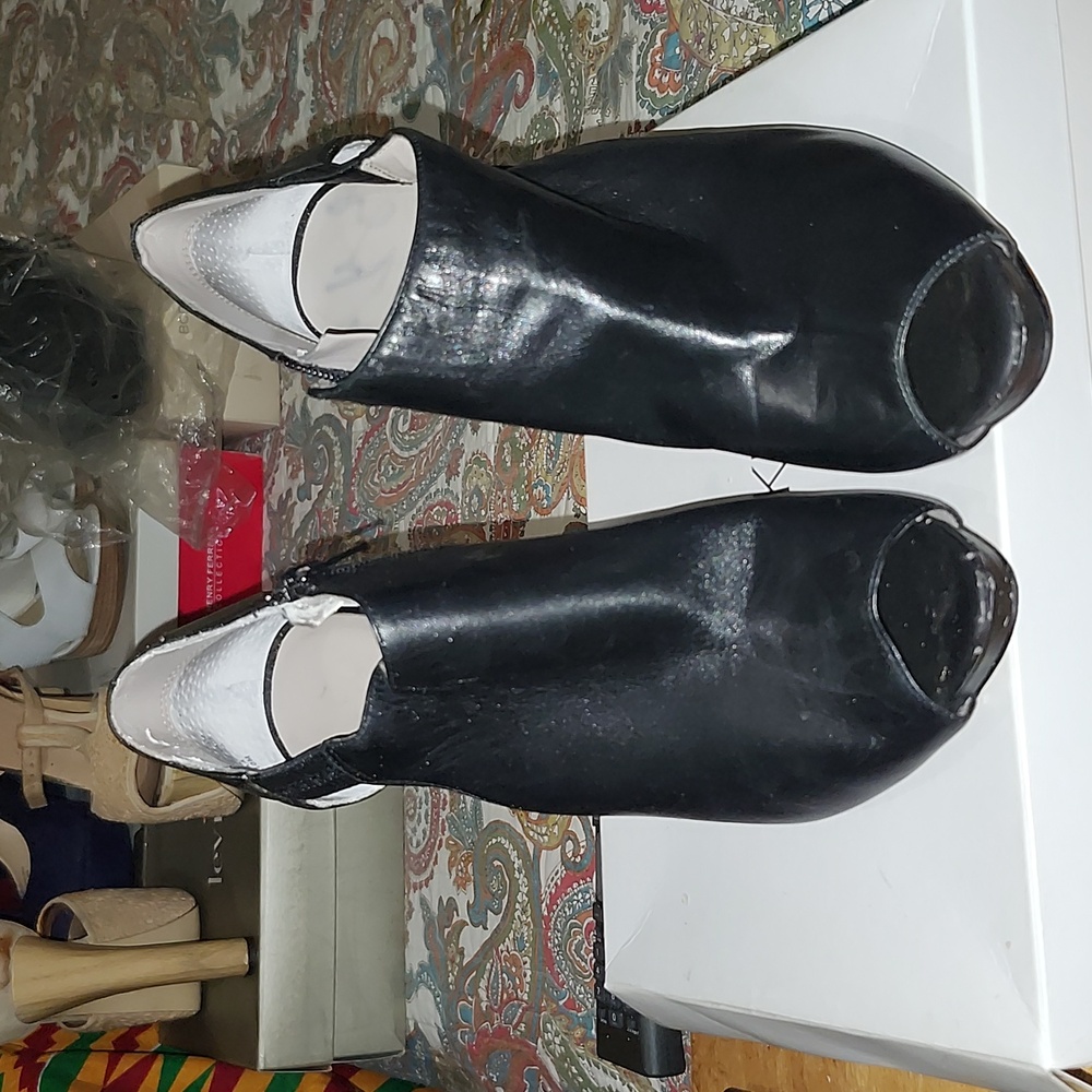 Nine West Phantom Black leather heels 10M